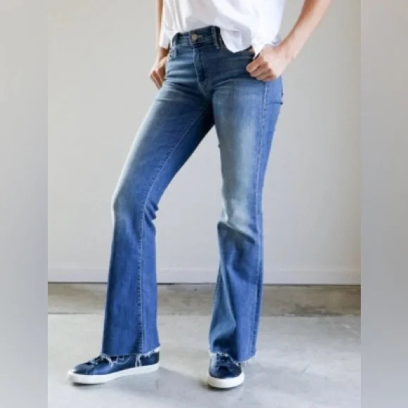 MOTHER DENIM EUC 26 
WEEKENDER FRAY IN “RACING
HEARTS” - Picture 8 of 14